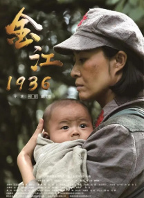 女主娜塔丽穿孔雀长裙似仙子，抹红唇优雅女人范。